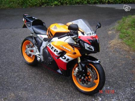 ma futur moto! jespere l'avoir le plus vite possible!